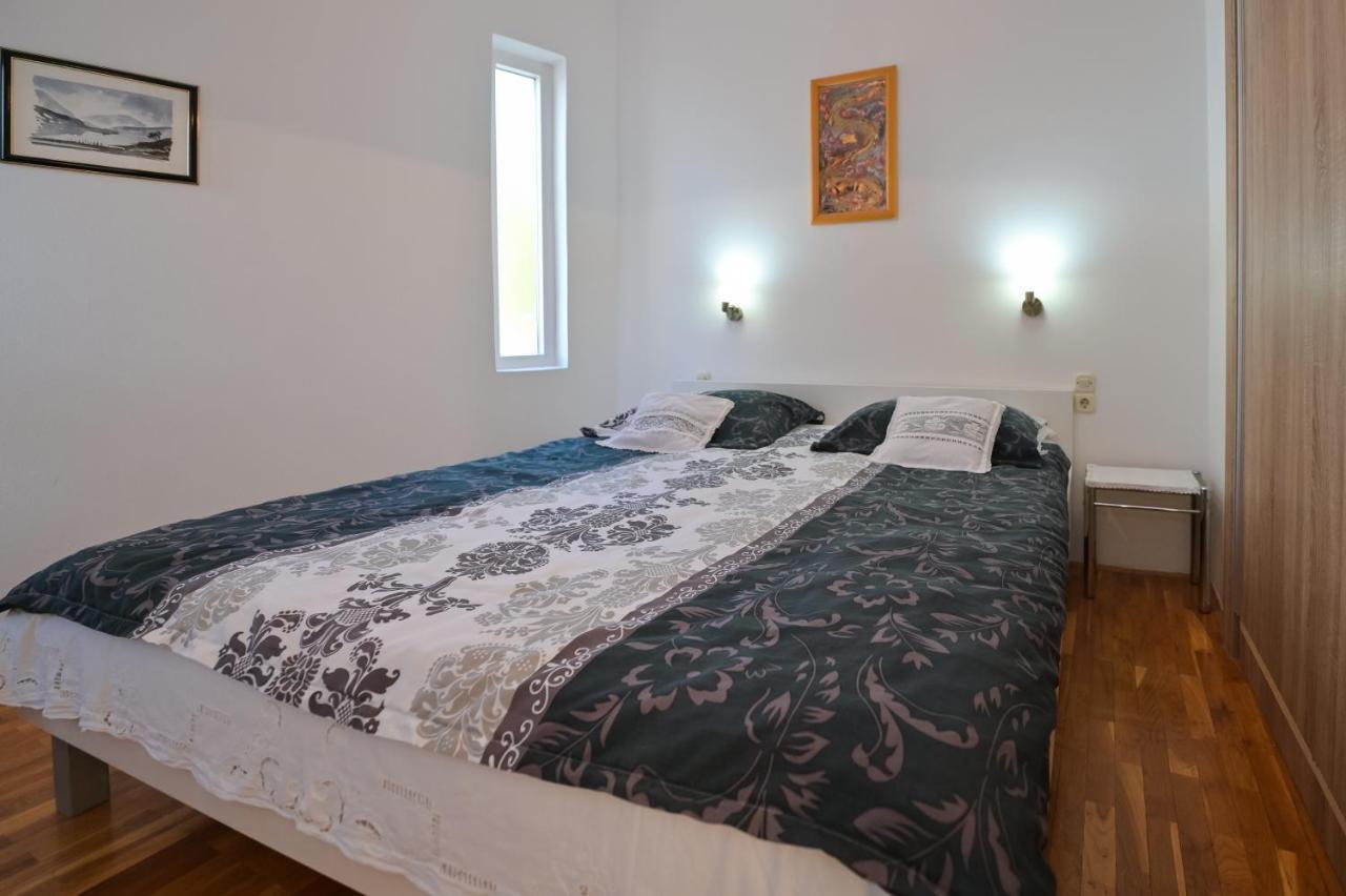 Apartment Center Ana Новаля Екстериор снимка